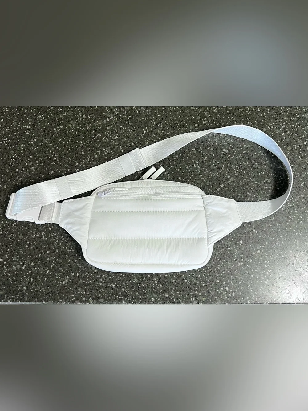 Lululemon Everywhere Wunder Puff Belt Bag Activewear Casual Gym Travel 1L